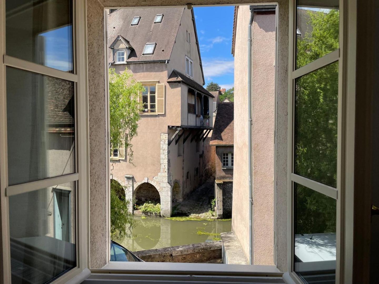 Апартаменты Au Bord De L'Eure - Free Parking Шартр Экстерьер фото